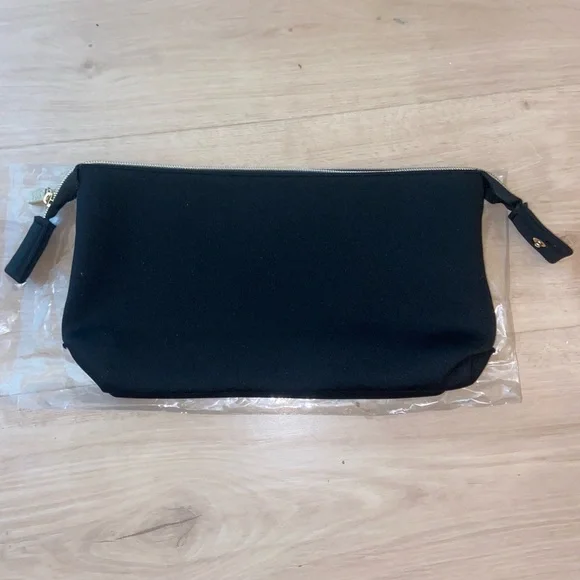 Tarte simply chic makeup bag - Picture 2 of 4